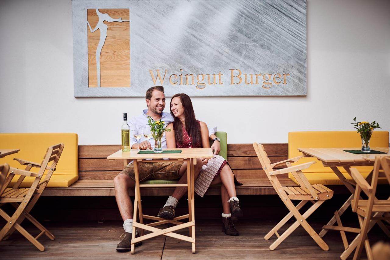 Weingut Burger Hotell Kalladorf Exteriör bild