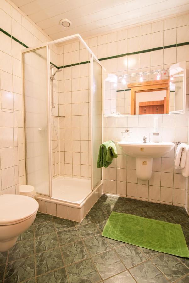 Weingut Burger Hotell Kalladorf Exteriör bild